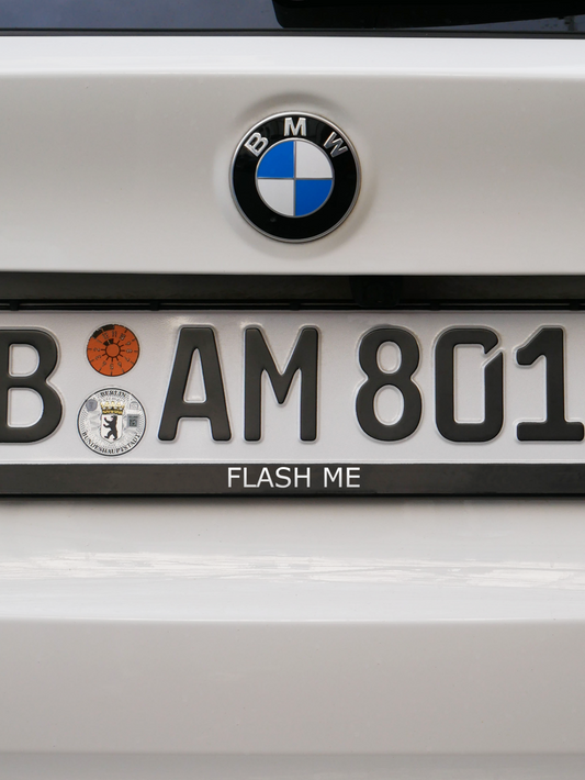 "FLASH ME"